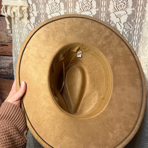 Burn Etched Faux Suede Hat - Picture 5 of 7